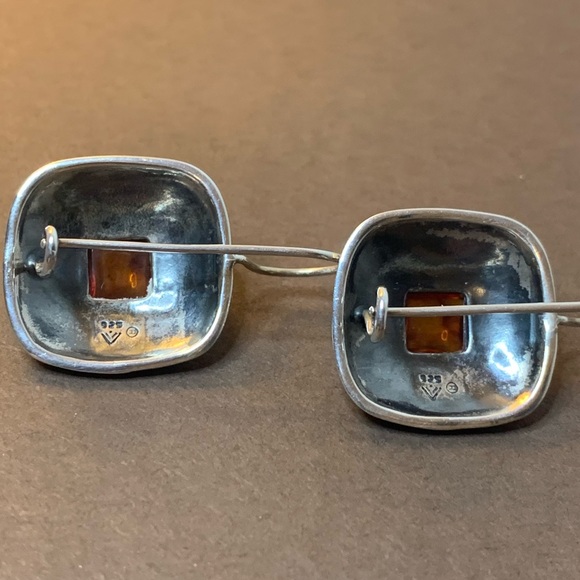 Silpada Vintage Sterling & Amber Scroll Engraved Locking Wire Earrings - Picture 5 of 14